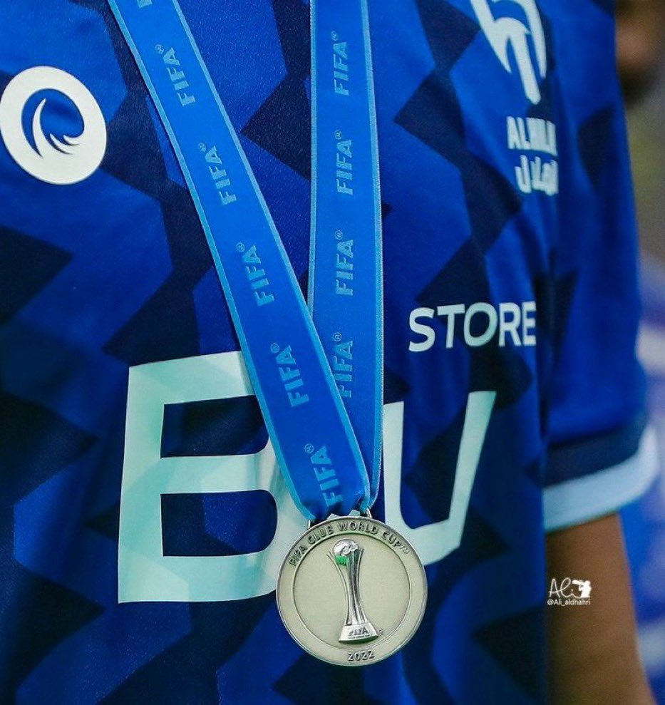 جمهور ولاعبين الهلال واعضاء شرفه 
زعلانين ان الهلال ماحقق كأس عالم وهم وصيف عن اي طموح عن اي قمه وصلتها يازعيييييم 

ياخي اقسم بلله قووووووووة
<a href="/salman_f13/">سلمان الفرج</a> 
<a href="/ali99i/">علي البليهي</a> 
<a href="/salem_d29/">سالم الدوسري</a> 
 #الهلال_وصيف_العالم