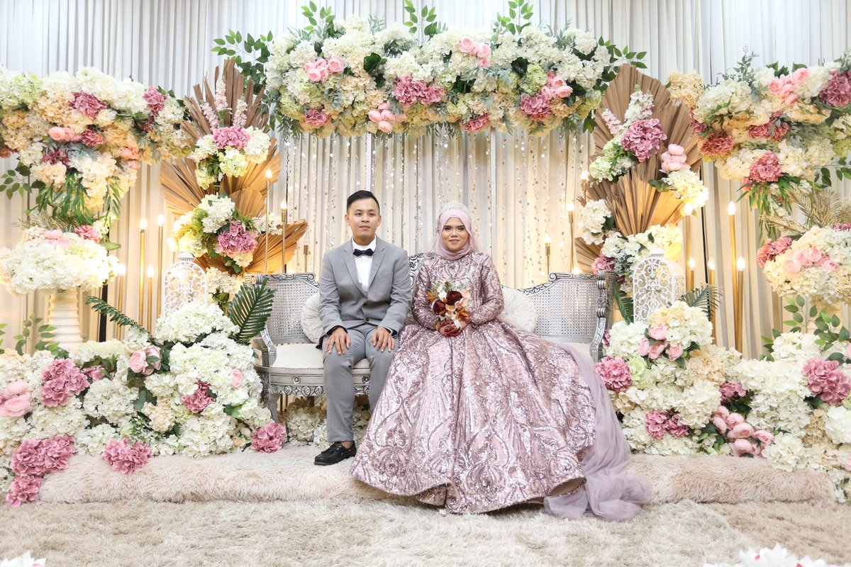 muhdfirzuan's tweet photo. Alhamdulilah Selesai sudah kedua-dua belah majlis 🤲.
Terima kasih Pada semua yang hadir memeriahkan majlis 😊🫶.
sorry gmbr bnyk sgt tk terselected nk upload 🤣.
#DoubleF https://t.co/ntYx9jMNik