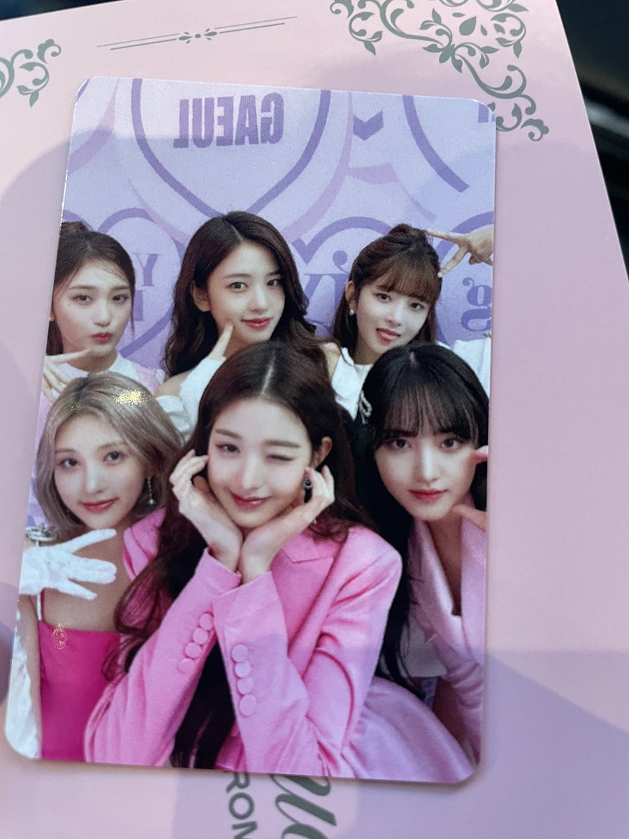yujniverse's tweet photo. D2 입장 포카도 짱 이뻐 💘

#아이브 https://t.co/n0UtBFaynW