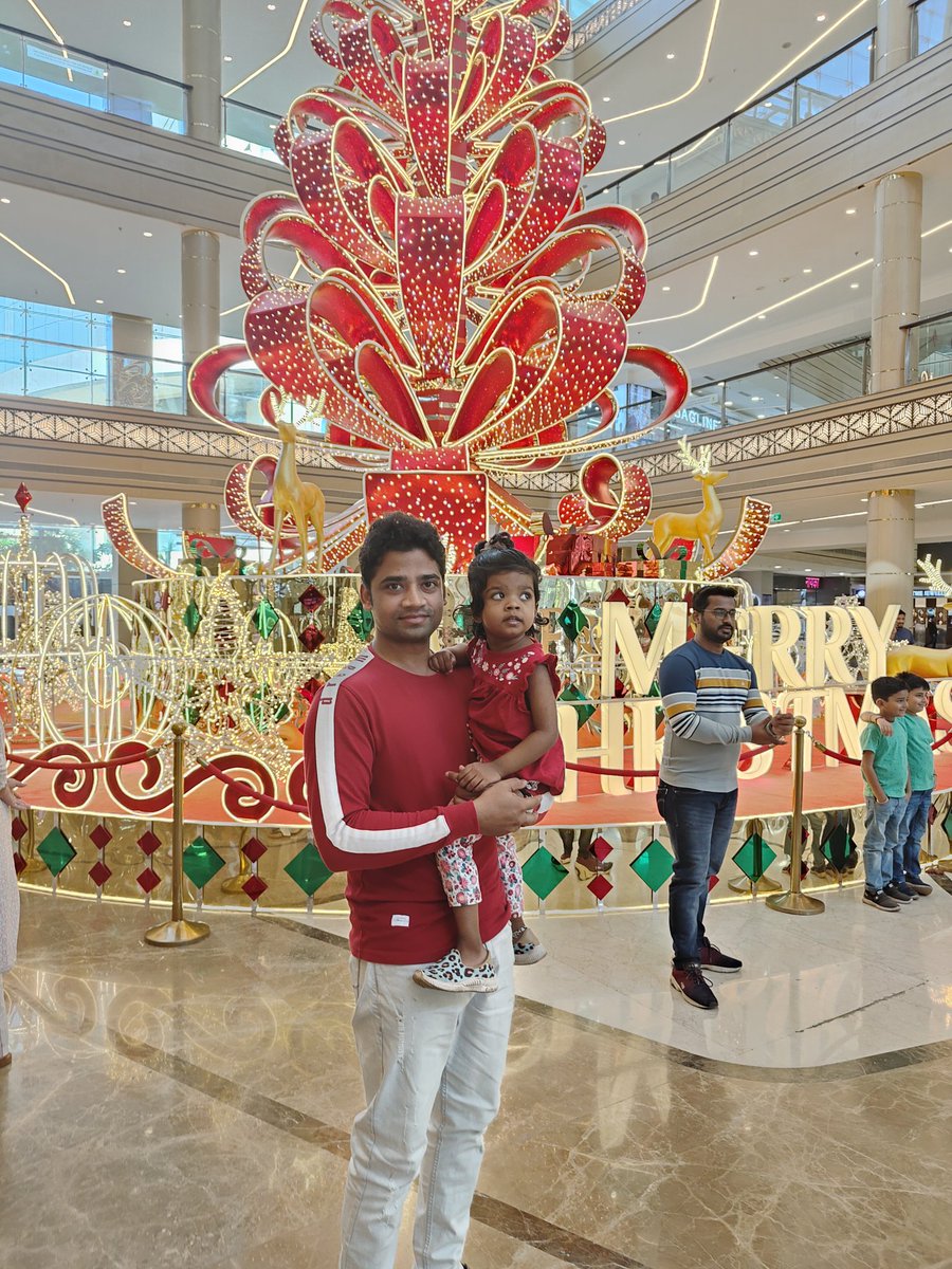 KARRIVINODKUMAR's tweet image. #TeamHGS #LifeAtHGS #HGSYourValentine #India #Philippines #UK #USA #Jamaica #Canada @LifeAtHGS With daughter #Riyanshi! #HappyValentine team @LifeAtHGS