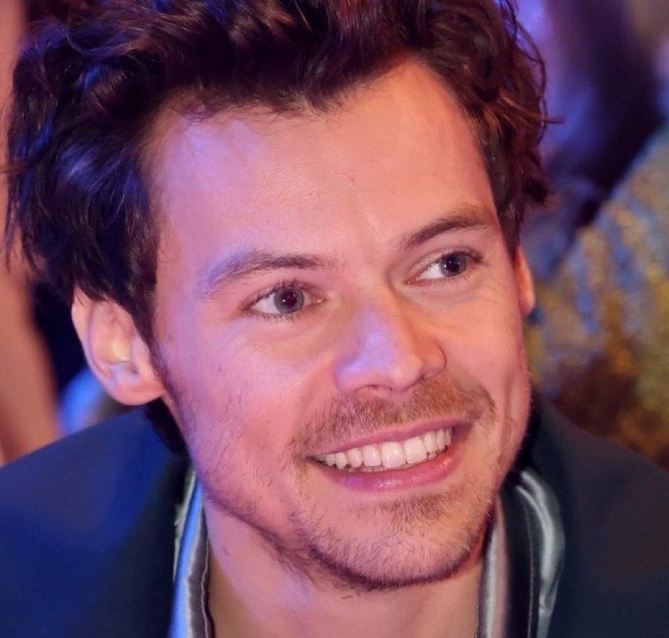 NiaLouLiaHarZ's tweet photo. He deserves it.

I vote for #HarryStyles for #FaveResidency at the #iHeartAwards https://t.co/hYR0BfexPA