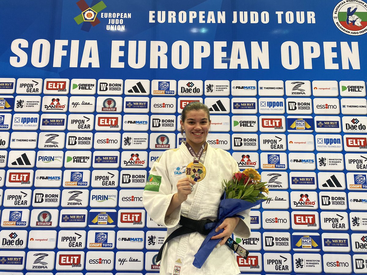 LauraVPodium's tweet photo. European Open Sofía, Bulgaria🥇🫶🏻

Un día largo y duro, con muchas emociones pero muy contenta con el resultado y el trabajo en cada combate✨

@becaspodium acompañándome en en el camino👣🔜 https://t.co/eck10LU7Va
