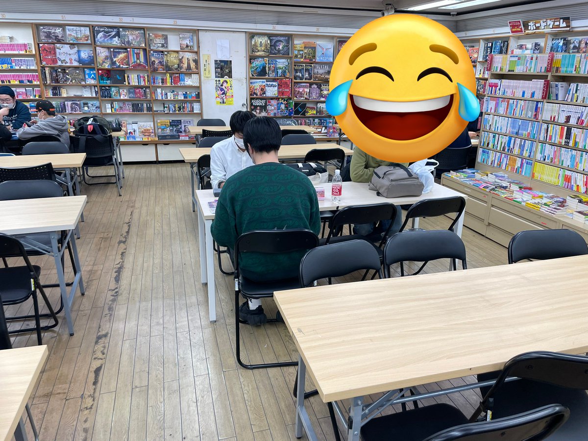 cardboxseimado's tweet photo. 昨日の本店でのワンピース カード　フラッグシップ　予約は32人いただいてましたが参加は3人でした…
3弾のカード集まらなかった、体調不良等色々な事情はあるかと思いますが残念、抽選落ちした方には申し訳ない気持ちです。当日受付は不可のお達しなのでどうにもなりませんでした。 https://t.co/9hACSuJOdu