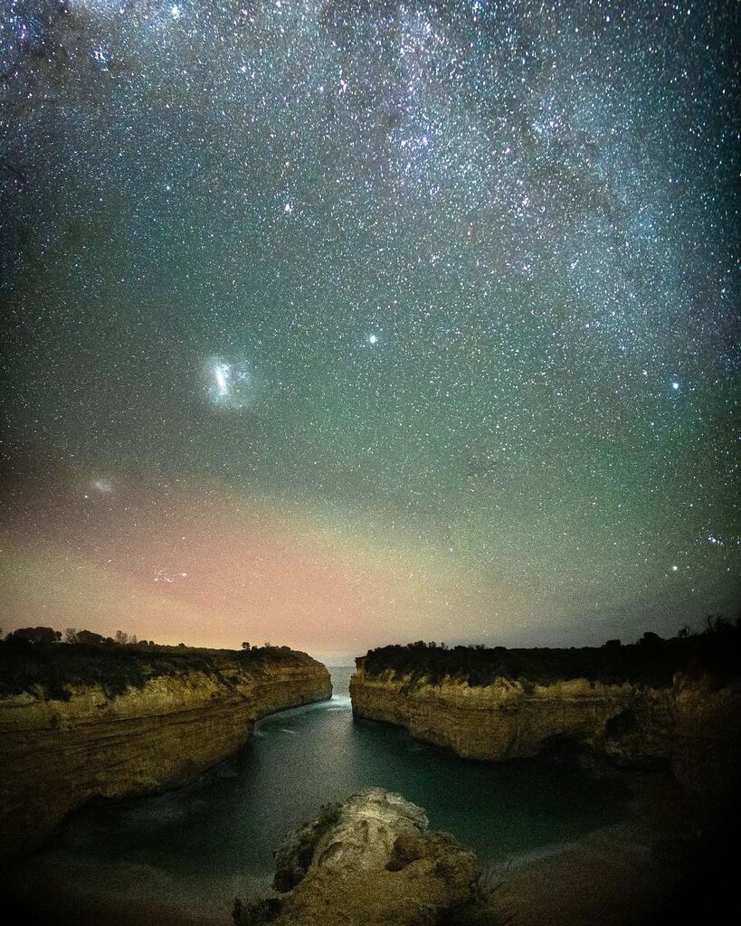 SashaSkobby's tweet photo. Nothing steals the breath and captures the mind quite like seeing the heavens open up infront of your eyes

#mountain #Stars #ASTROPHOTOGRAPHY #astronomy
#ocean #hiking #getaway #holiday #vacation #nature
#dark #night #galaxy #universe
#ROCKS #rockclimbi… https://t.co/2x6askD9GG https://t.co/V6vpDSLB4D