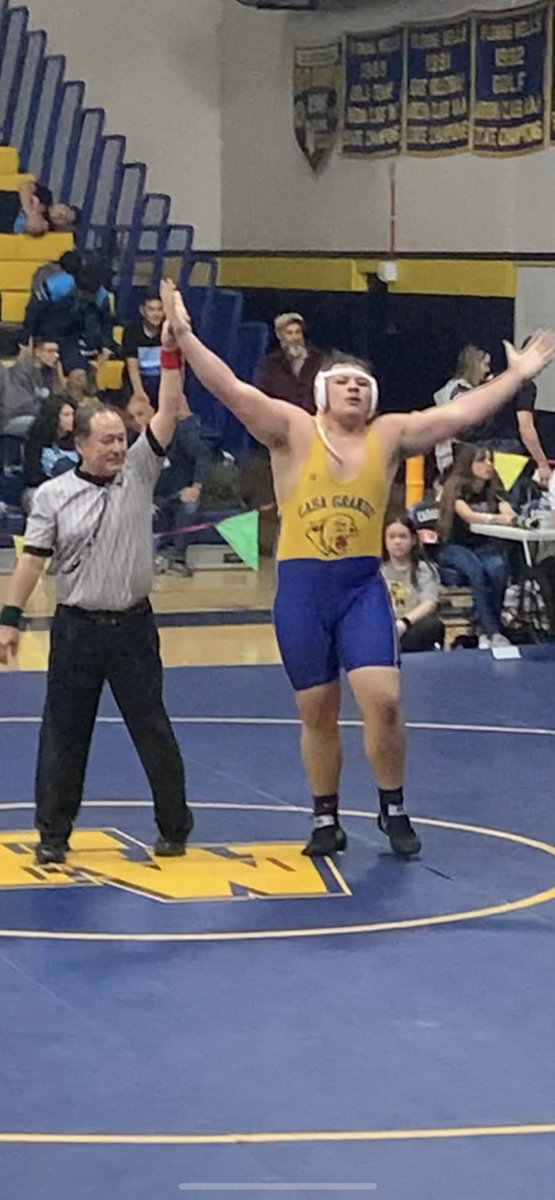 coachluna_CG's tweet photo. C/O ‘25 All-State OL-DL/HWT @LelendC taking 3rd in the toughest D2 sectional in his 1st year wrestling. Kid is a beast and being overlooked!! Best Lineman in the STATE!! 6-2 290, 4.9 40, 400 bench, 500 squat and super athletic!! Come holler at him!!! https://t.co/MPPG6ciBLH