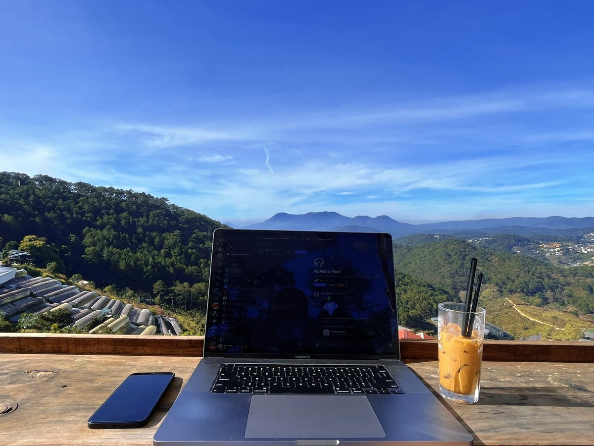 GM. Hope you all earn something today