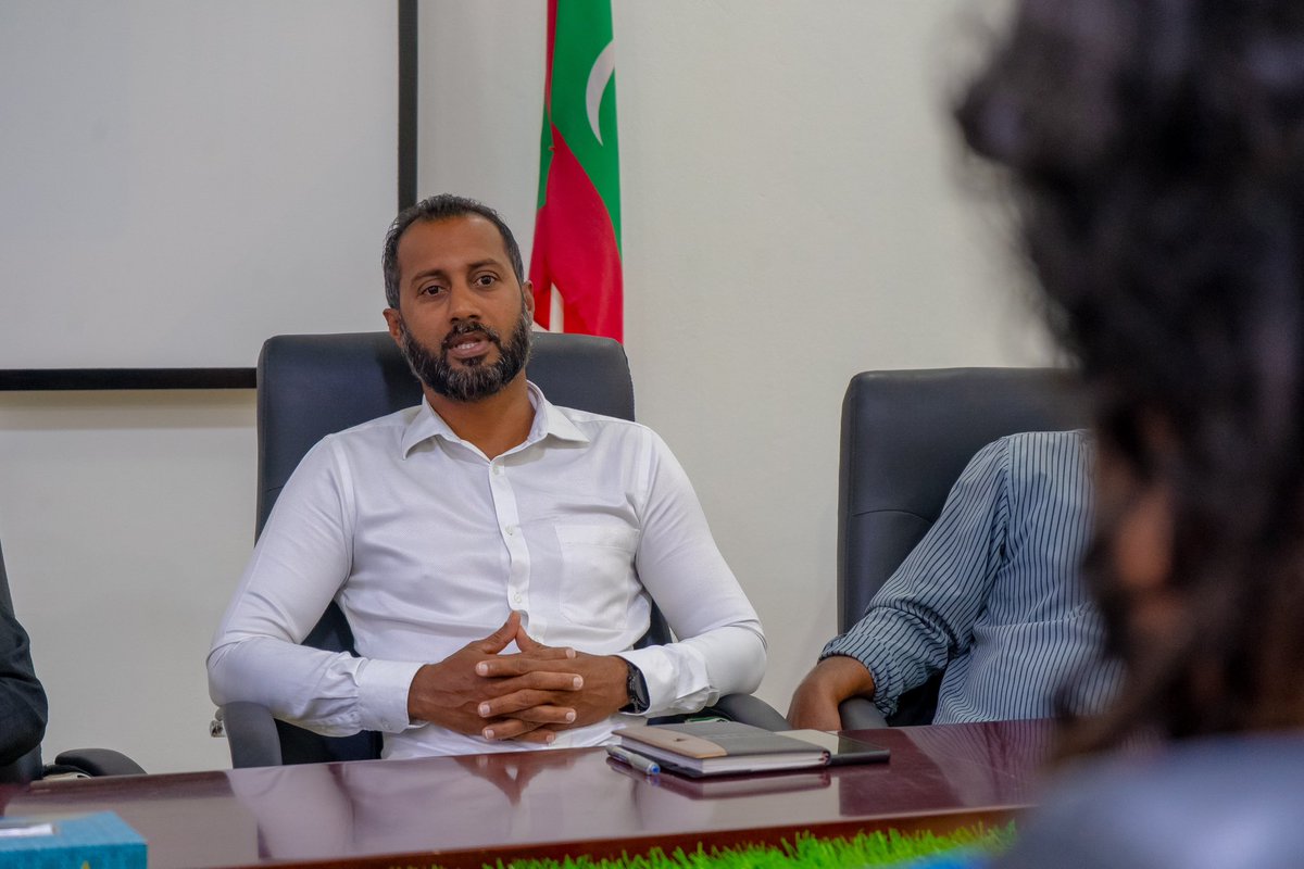 ZuvaanMasveriya's tweet photo. ހއ. ހޯރަފުށީގައި މަސްވެރިކަމަށް ހުރި ދަތިތައް ދެނެގަނެ އެކަންކަމަށް ހައްލުހޯދާ, މަސްވެރިކަން ކުރިއެރުވުމަށް ކުރެވިދާނެ މަސައްކަތްތަކާއި ބެހޭގޮތުން ހޯރަފުށީގެ  ކައުންސިލާއި އަންހެނުންގެ ކޮމިޓީއާއި ބައްދަލުކުރުން. https://t.co/HFFtwkt092