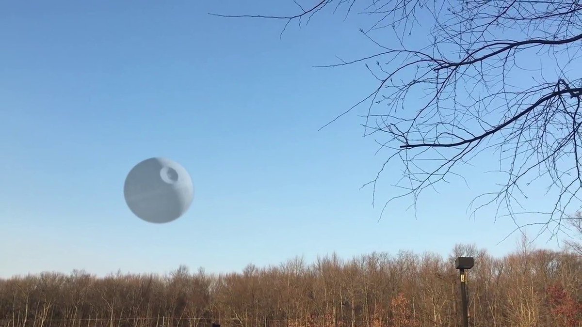 jeffbreedlove1's tweet image. Let’s just hope this does not suddenly appear… #flyingobject #unknownobject #StarWars #DeathStar