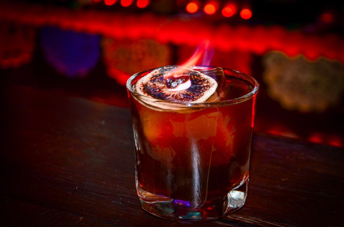 This #ValentineDay, we’re offering two special cocktails!

Hearts on Fire made with mezcal, cold brew coffee liqueur, averna amaro, &amp; royal combier orange liqueur.

Kiss From a Rose! It’s made with tequila, raspberry, lemon, and creme de cacao and topped with sparkling cava brut.