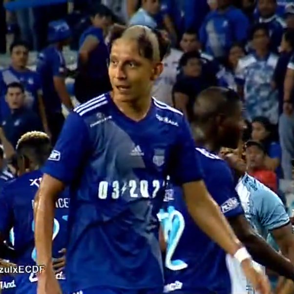Y en menos de una semana se estrenaron no mas.

Los llamados a comandar la siguiente generación de futbolistas Ecuatorianos; Paez (15) y Collahuazo (17) ya tuvieron minutos con el equipo de primera, las joyitas inician su camino en el futbol profesional.