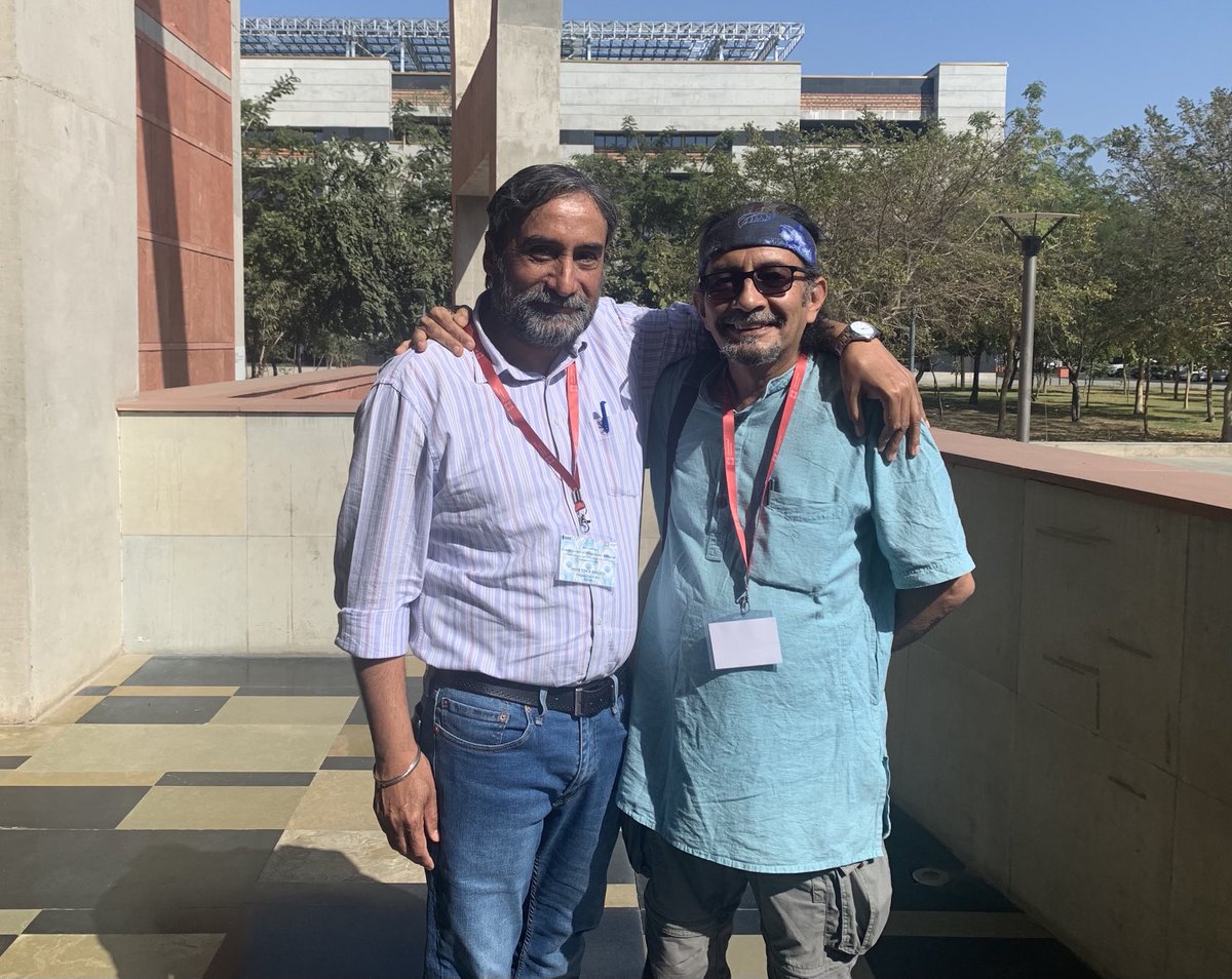 adubharti's tweet photo. Always an amazing&rare experience to meet Amitabh to listen to, to discuss biology and literature, such in-depth deliberations are rare in these times kudos to @RajpurohitLab for organising #ISEB4 @joshiamitabhevo @BhartiAduBharti https://t.co/WwFfW1SugG