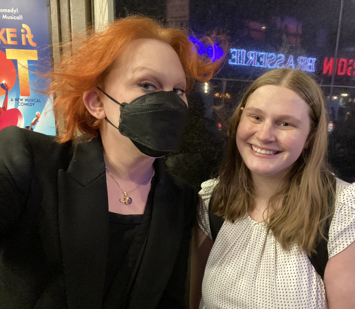 HannahReikowsky's tweet photo. An icon, an actress, a two-time RPDR winner, a comedienne, a witch, AND a performer on Broadway. Brava @JinkxMonsoon ❤️🎭 Thank you for always going above and beyond and for taking the time to sign every playbill/take pictures with everyone🥹 so proud of you! https://t.co/fmRyFIZQaF