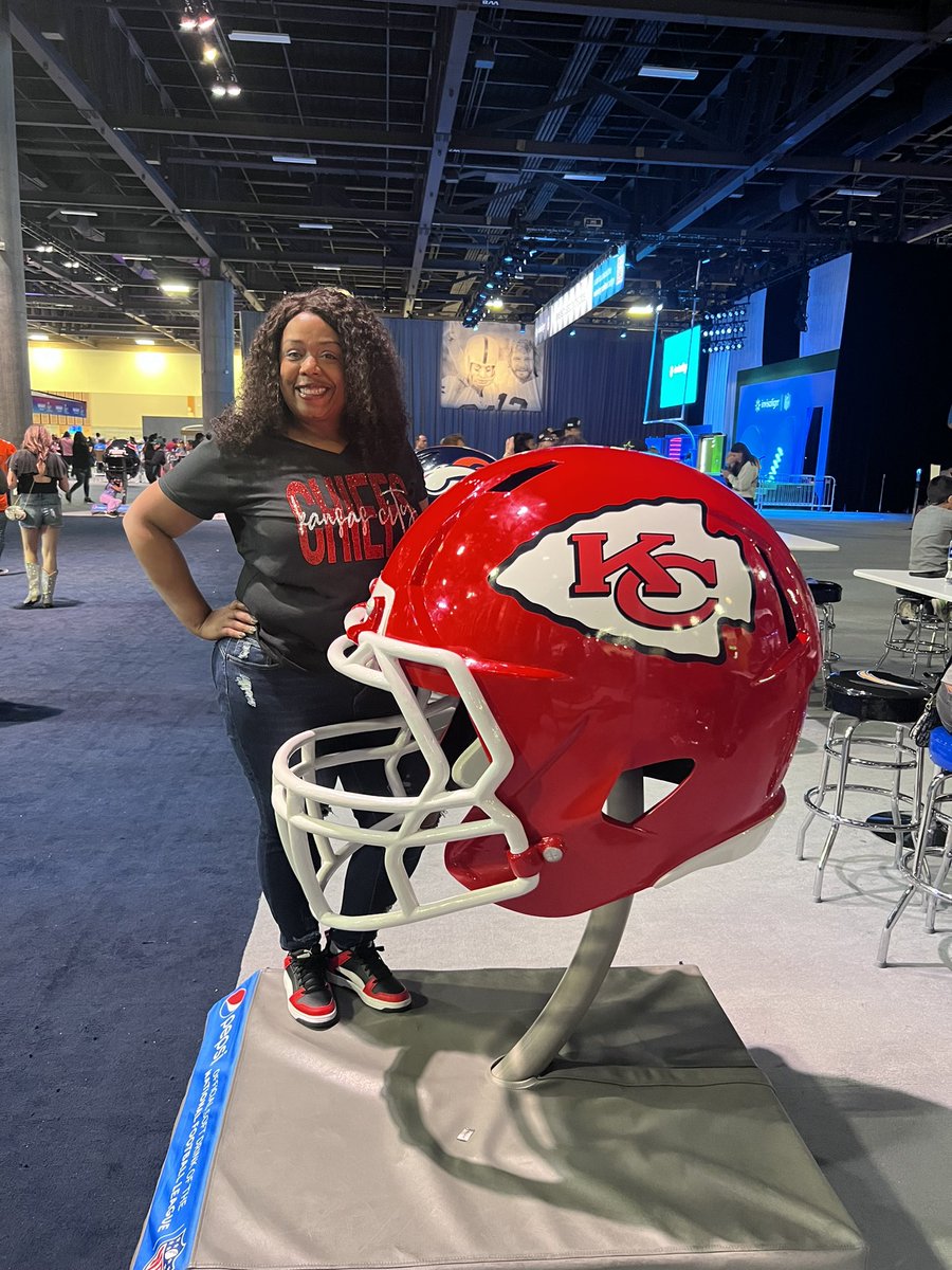 WillsTheresAWay's tweet photo. #SB57 #ChiefsKingdom https://t.co/wRXQAyMEGI