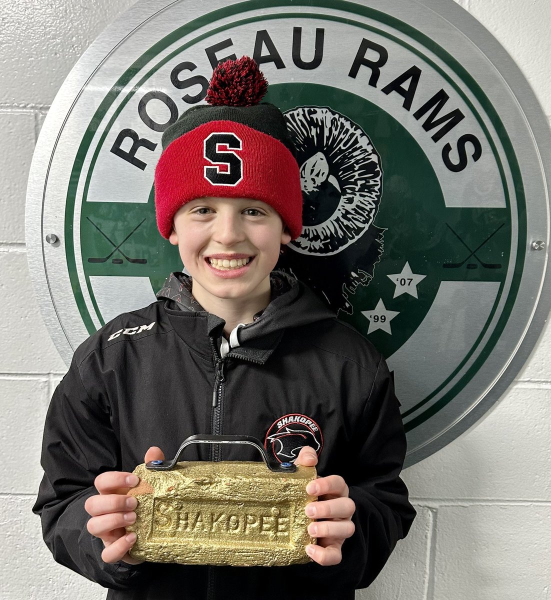 Leading the team with 15 points in 4 games this weekend, Wyatt has been a leader on the ice with his consistency and teamwork. He takes the BRICK back to the hotel for the night. #hardwarehunt