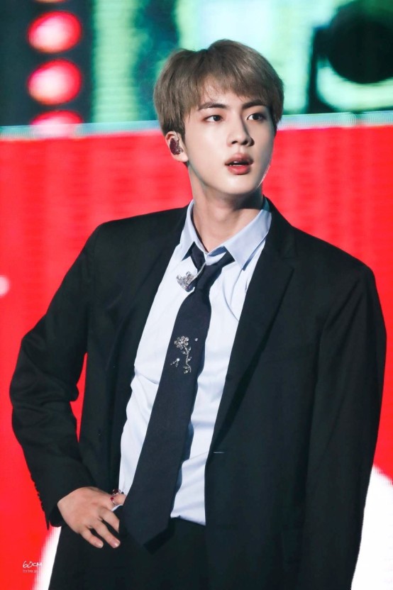 redssn97's tweet photo. @realfantasy_jin @BTS_twt ㅊㅁ ���지만...저도 살짝..롯팸콘 잊지 못해요..ㅠㅠ
#TheAstronaut    
#JIN #방탄소년단진 @bts_twt https://t.co/EoZaHZ3XX4