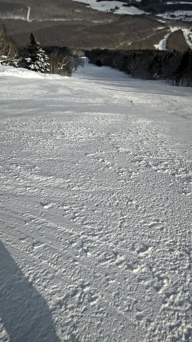b85e48cb67594b4's tweet photo. 安比２日目です‼️✌️
晴れてくれて圧雪もビシッ❗️
気持ちいいです‼️👏
昼前から雪降り始めたけど😅
やっぱり安比いいわあ‼️👏
#安比 
#安比高原 
#安比高原スキー場 
#appi 
#atomicski 
#atomicredster 
#atomicx9i https://t.co/E3VCTE8gzi