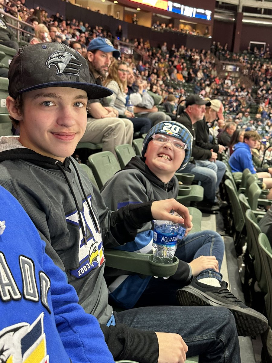 Sevy__'s tweet photo. #letsgoeagles #eaglescountry https://t.co/MR3sh66ePN