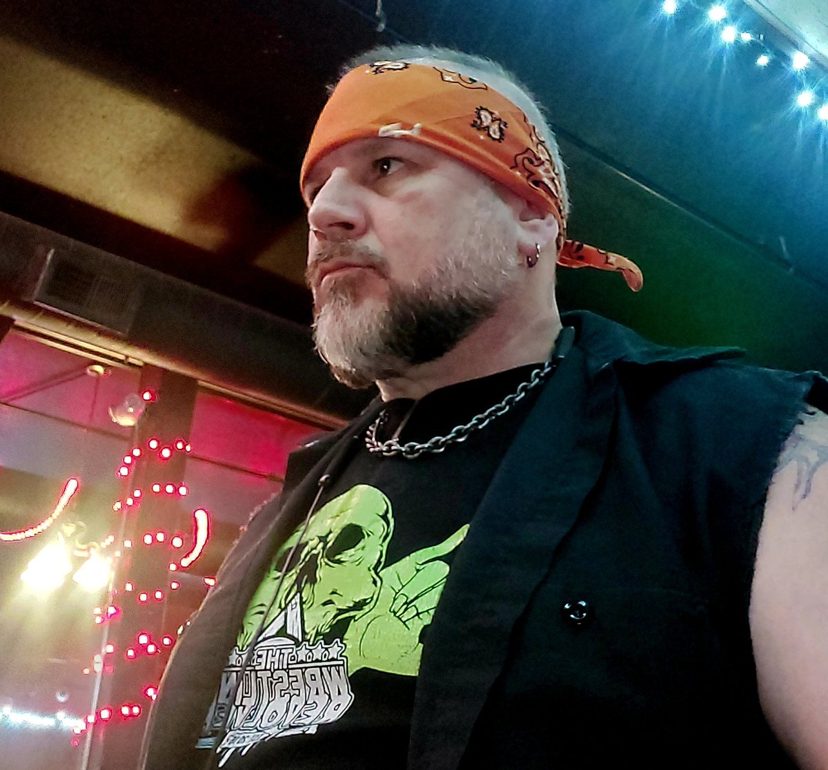 COwsley33's tweet photo. #Gatekeeper @icdeadwood
#ComeOnIn $3 #wellliquor
#HouseShots #PussyJuice #BensJizz #BloodyMarys #WhiskeySours #NeverACover #pool #pinball #Powerputt #darts #photobooth #megatouch https://t.co/1Ix7xMHuPs
