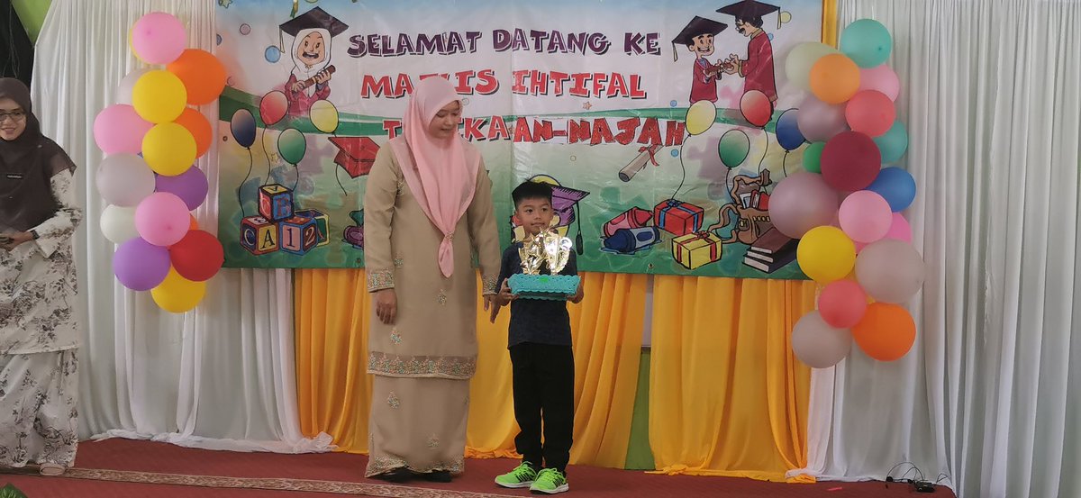 ZulBombasel's tweet photo. TAHNIAH...
SEMOGA TERUS MAJU JAYA...... https://t.co/fHRS44b5rq