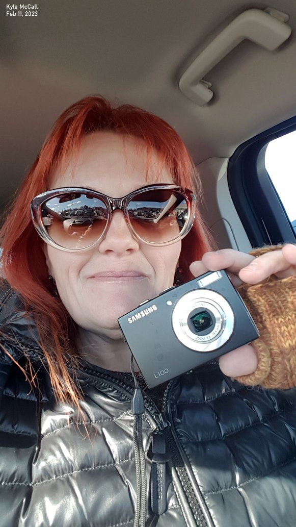 My 12 year old friend still works!
#Kyla #redhead #camera #oldcamera #olddigitalcamera #Samsung #photographyfun