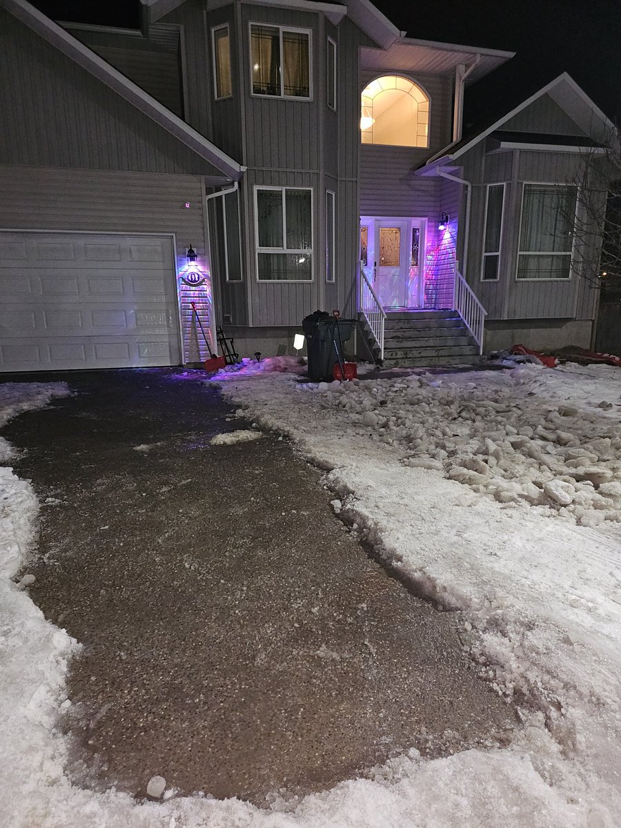 1judgejackson's tweet image. Touch any member of my family &amp;amp; I'll bury you in a shallow one. So low key you can't even notice the difference🤔You know what's good, every time I feel like I'm comfortably in the pocket #JFM I'm chillin with Shade N Thugs gettin #PaperPaper stackin those bills. We gotchu👑🙏🏾👑