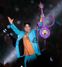 crockpics's tweet photo. Prince performing at #SuperBowl XLI Halftime show, 2007. https://t.co/6mCcx0GHnL