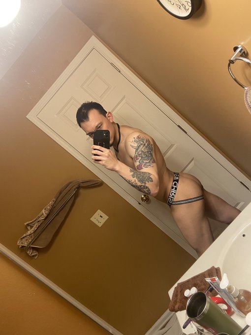 2 pic. Striped or camo? #onlyfans #nsfwtw https://t.co/f3H8l1ckfI