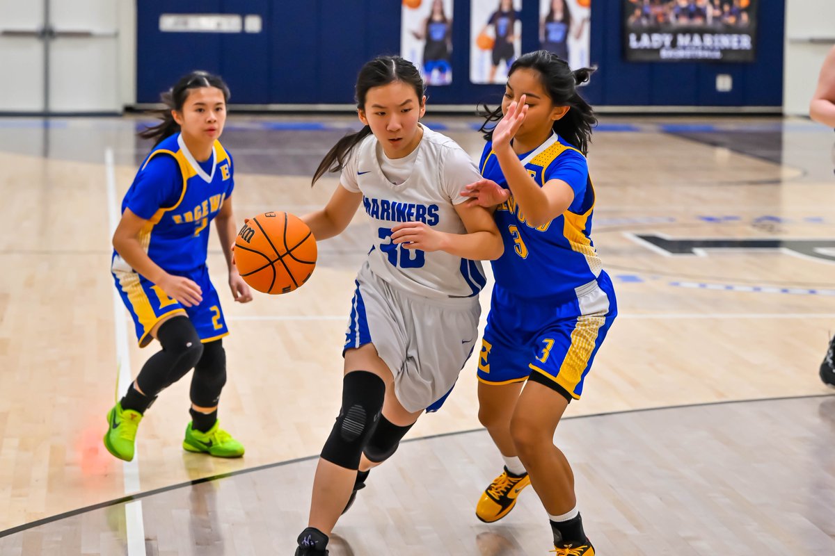 ggusdathletics's tweet photo. Pacifica’s girls basketball beat Edgewood 39-26 in the 2nd round of @CIFSS division 5AA playoffs. The Mariners will play at home in the quarterfinals on Wednesday. More 📸 in link in bio. #ggusdbasketball #phsmariners https://t.co/26XR4gaQKP