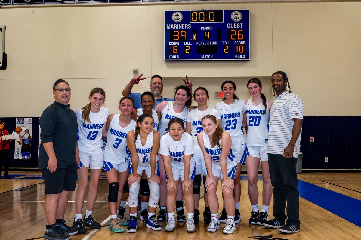 ggusdathletics's tweet photo. Pacifica’s girls basketball beat Edgewood 39-26 in the 2nd round of @CIFSS division 5AA playoffs. The Mariners will play at home in the quarterfinals on Wednesday. More 📸 in link in bio. #ggusdbasketball #phsmariners https://t.co/26XR4gaQKP
