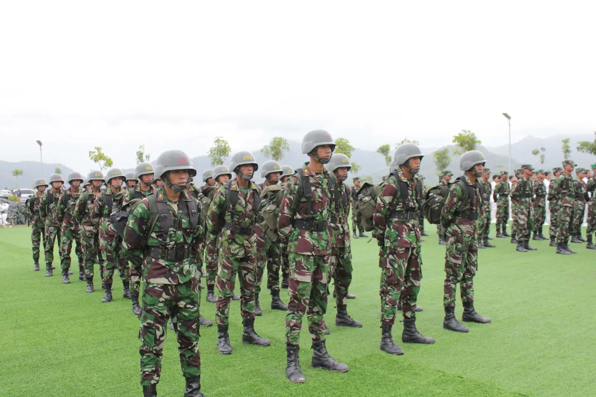 Poltek_UnhanRI's tweet photo. Politeknik Ben Mboi, Universitas Pertahanan RI, melaksanakan Upacara Penutupan Cadet on Military Basic Training (COMBAT) T.A 2023.

https://t.co/Vgw7hlrSPK https://t.co/I39Vm9HXwu
