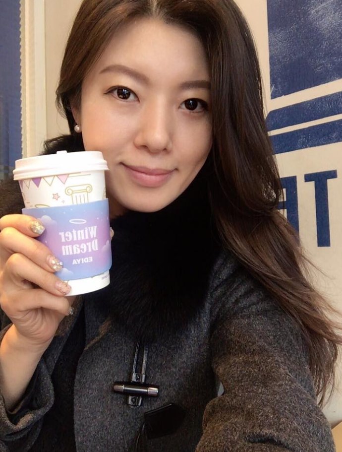 MBwallya's tweet photo. 안녕^^
 다들 머하고 잇어요 
답답한 일상속에서 즐거움을 찾아보고 싶어요 
하트 하고 쪽지 주세요 
 #서울 #인천 #청주   #맛저  #유부녀 #아줌마 #외로움 https://t.co/70knm3sT4O