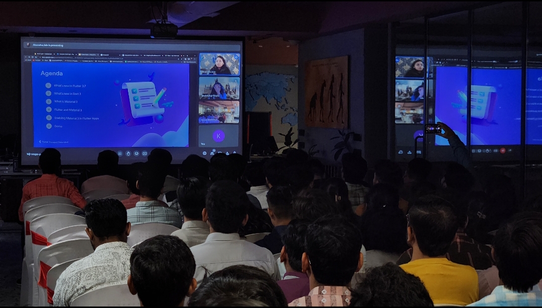 🎤 Here we are with our first session by <a href="/Akansha2001/">Akansha Jain (she/her) 💙</a> and <a href="/knowShubhangi/">Shubhangi Gupta</a> 

Sharing about Integrating the Latest Flutter Development into Future Application Design 

#FlutterForward #flutter 
<a href="/nlycskn/">Nilay Coskun</a> <a href="/Nikkitagandhi/">Nikita Gandhi</a> <a href="/IndiaFlutter/">Flutter India 🇮🇳💙 #FlutterIndia</a>