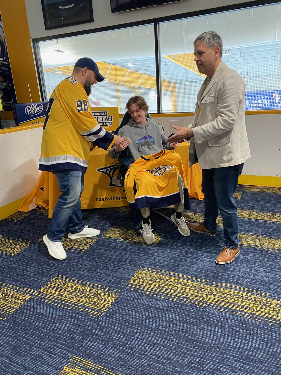 Avez_12's tweet photo. Fun weekend in Nashville!😃 Excited to rep the @PredsNHL in the #NHL23WC #Smashville https://t.co/9PjzKgkgZ1