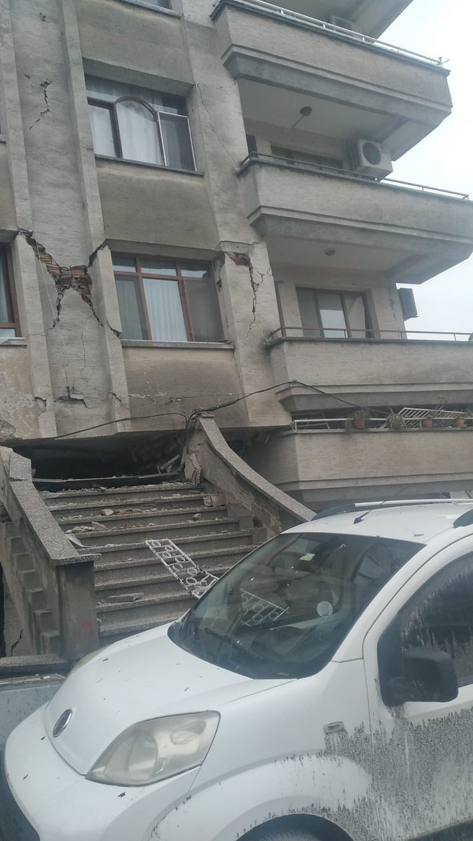 TEYİTLİ/GÜNCEL

Babam Ömer Taşyürek 6 gündür enkaz altında. Kurtarım yapılamıyor. Termal kamerayla bakıldı öldüğü düşünülüyor. Cesedinin çıkarılması için binanın üst katlardan başlayarak yıkılması gerekiyor.

Adres: Cebrail Mah. Fatih Cad. 3. Varlık Sk. No: 4 Tuğba Apt. 1. Kat+++