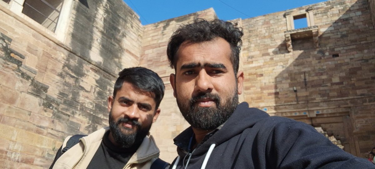 Aadi_AR_1920's tweet photo. At #Gwaliorfort https://t.co/vwpncGolBC
