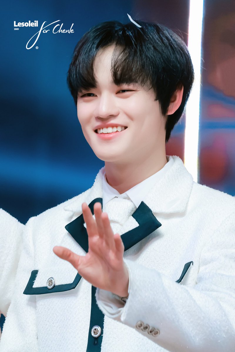 lesoleil_chenle's tweet photo. 221231 MBC 가요대제전  

😳😳

#NCTDREAM #CHENLE #쫑천러 #천러 #钟辰乐 https://t.co/osnEBd7rmn