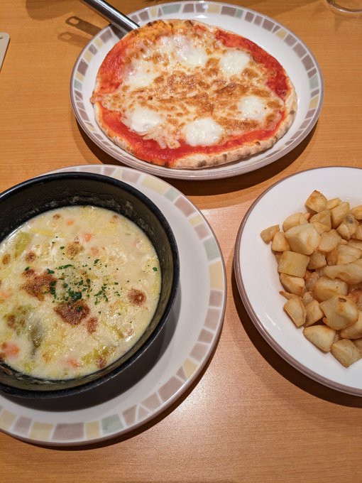 サイゼリイエエエエイ!!🇮🇹ピザ🍖 