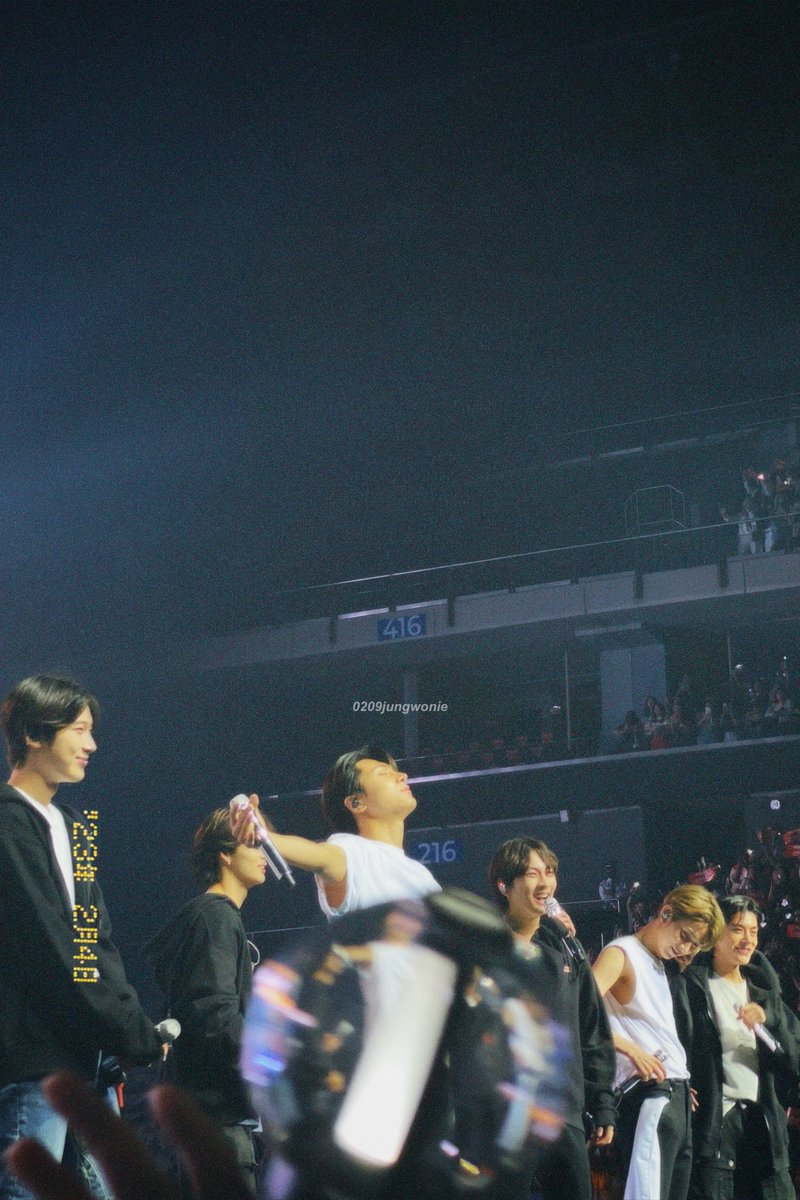 0209jungwonie's tweet photo. #MANIFESTO_IN_MANILA DUMP! 🧡
wanted to share the pics I took on D2 📸

#ENHYPEN #엔하이픈 https://t.co/zJ8XYb7euU