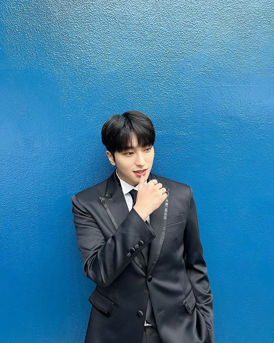 PortalOX's tweet photo. 11.02.23 | [📸] _jangsebin Instagram 

"O Hanteo Music Awards foi divertido. Fazia tempo que não me divertia tanto dançando e cantando no palco. Meus FOR BABIES, muito obrigado e amo vocês❤️ Gratidão eterna ❤️"

#OMEGAXatHMA
#Welcome_Back_OMEGAX 
#오메가엑스 #OMEGA_X #SEBIN #세빈 https://t.co/xo8JzPEcaz