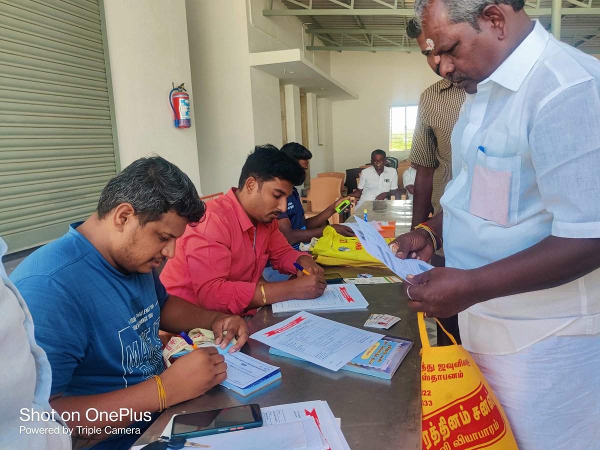 guru_senthan's tweet photo. சிவகாசி தெற்கு பட்டாசு கடை உரிமையாளர்கள் சங்க கூட்டம் தற்போது நடந்து வருகிறது....
#சிவகாசி #Sivakasi #sscva https://t.co/J2hbk1AmUf