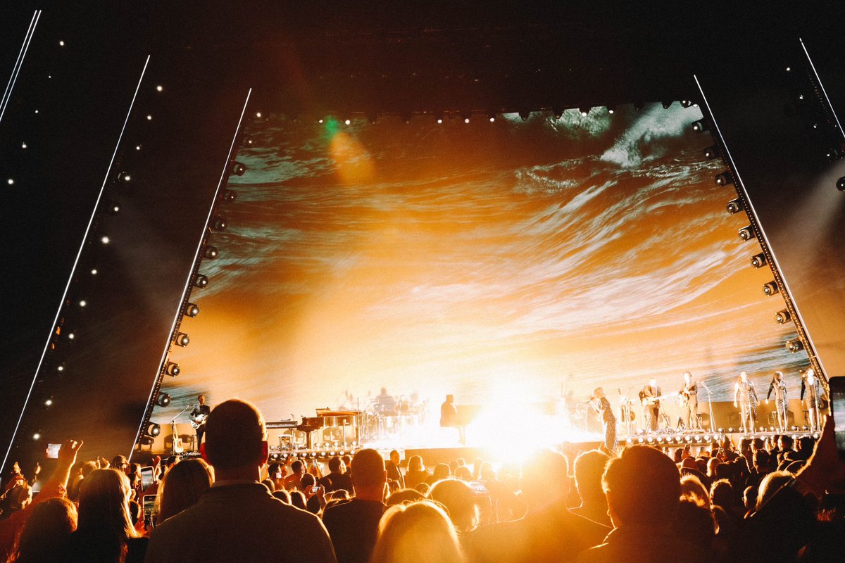 Adele's tweet image. 