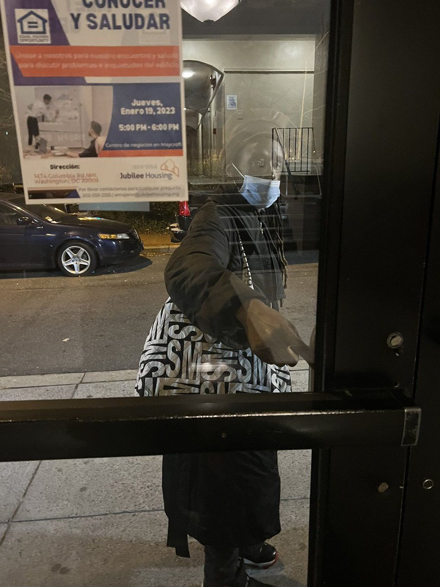 K__Gilyard's tweet image. If something happens to me tonight, look for him. 
He’s broken into our building, tried to force himself into my apartment, sexually harassed me/others &amp;amp; threatened me multiple times. He’s at my door. 

@jubileehousing won’t secure the building. MPD will “come when they can.”