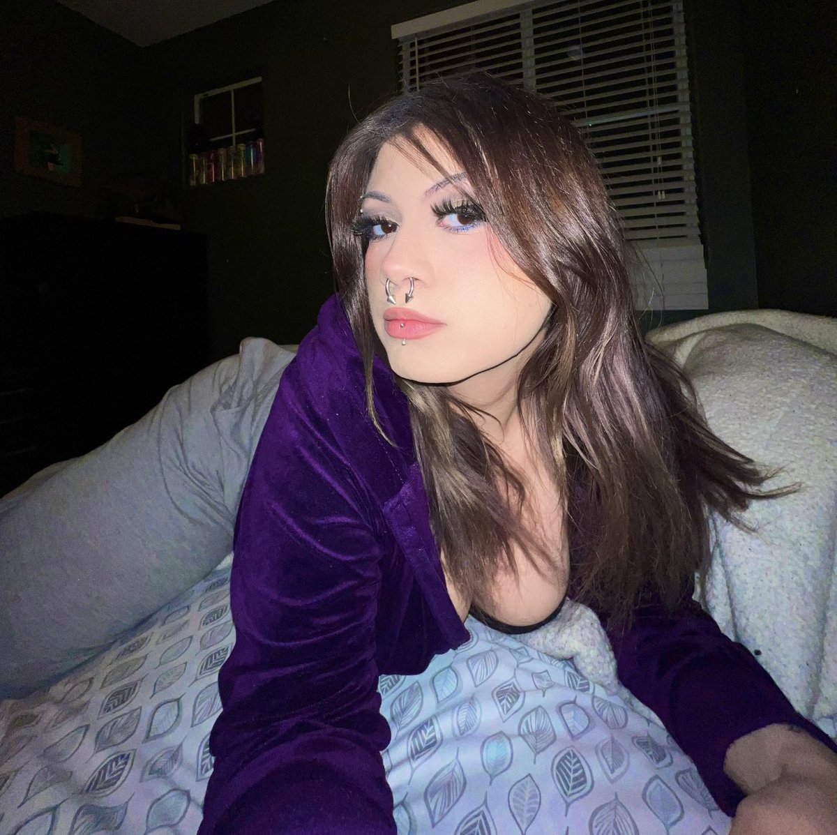 i’m a brunette these days／(^ x ^) \ 
(i miss my purple hair)