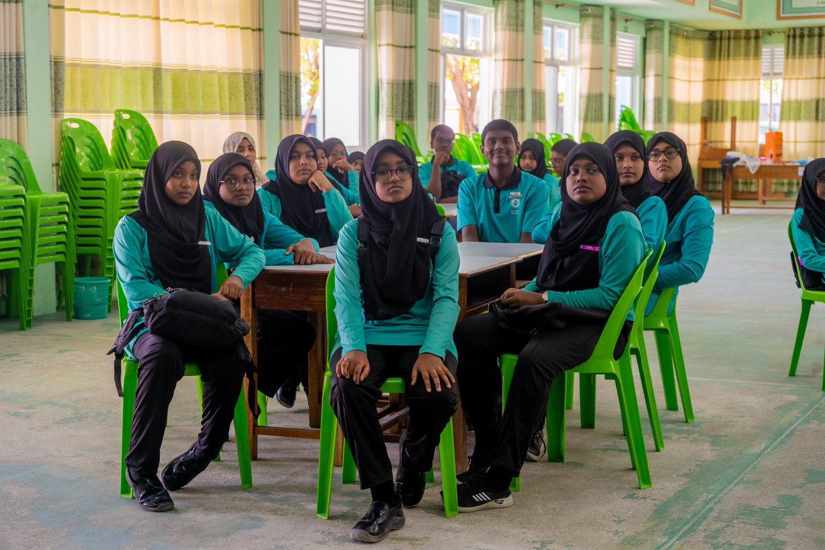 ZuvaanMasveriya's tweet photo. ދަރިވަރުންނަށް މަސްވެރިކަމާއި ބެހޭ މައުލޫމާތު ދިނުމަށާއި މަސްވެރިކަމަށް ހޭލުންތެރިކުރުމަށް ހއ. އަތޮޅު މަދަރުސާގެ ދަރިވަރުންނާއި ބައްދަލުކުރުން. https://t.co/XnNd4j9aR0