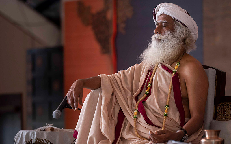SadhguruJV's tweet image. There are different kinds of Yogis. I am not the kind who raises the dead – I awaken the living. #SadhguruQuotes