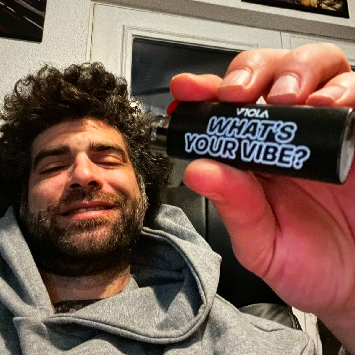 KushMonster_ETH's tweet photo. BIG CHILLIN’ off that @Violabrands MAC.
@violajefe
#HippyLife #TheHippyChronicles #THCPodcast https://t.co/aGAWexbZ7I