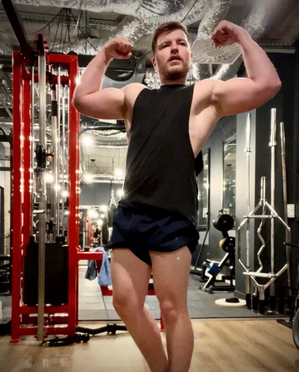 handguns tweet media