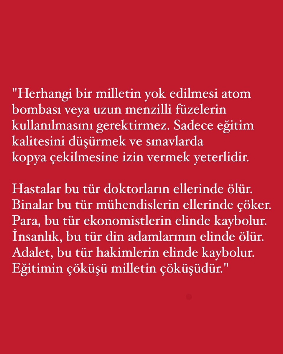 Güney Afrika’da bir üniversitenin giriş kapısında yazanlar.