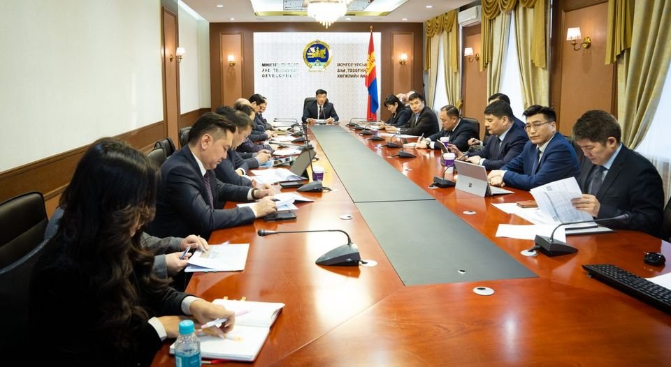 ЗТХЯ Хөгжлийн бэрхшээлтэй иргэдийг МИАТ, төмөр зам, хот хооронд хөнгөлөлттэй зорчих шийвэр гаргасан юм байна. Юу гэж бодож байна даа.