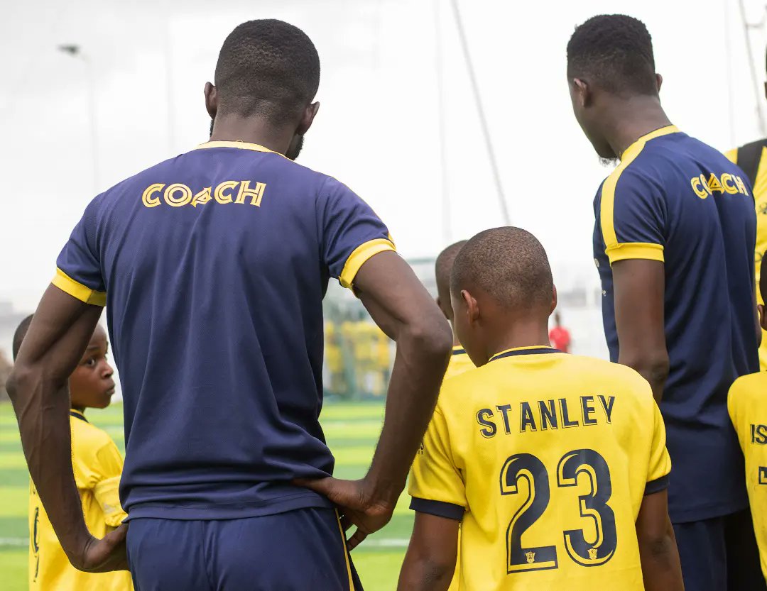 f8ballersafrica's tweet photo. When there is no single ball captured in plenty footBALL pictures 🤣🤣🤣
Just players, coaches, pitch, fans and moments. We lllllllllove it!!!
Thank you #brightstarsfc x @UpbeatCentre
🤝
#football #soccer #footballacademy #footballplayers
WE ARE CHAMPIONS 🏆⚽💛 https://t.co/Il9BOI8p3M